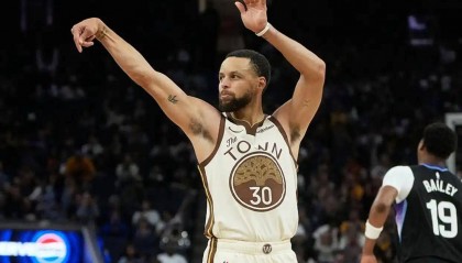 世界杯2026-山东队横扫江苏队，库里点燃赛场