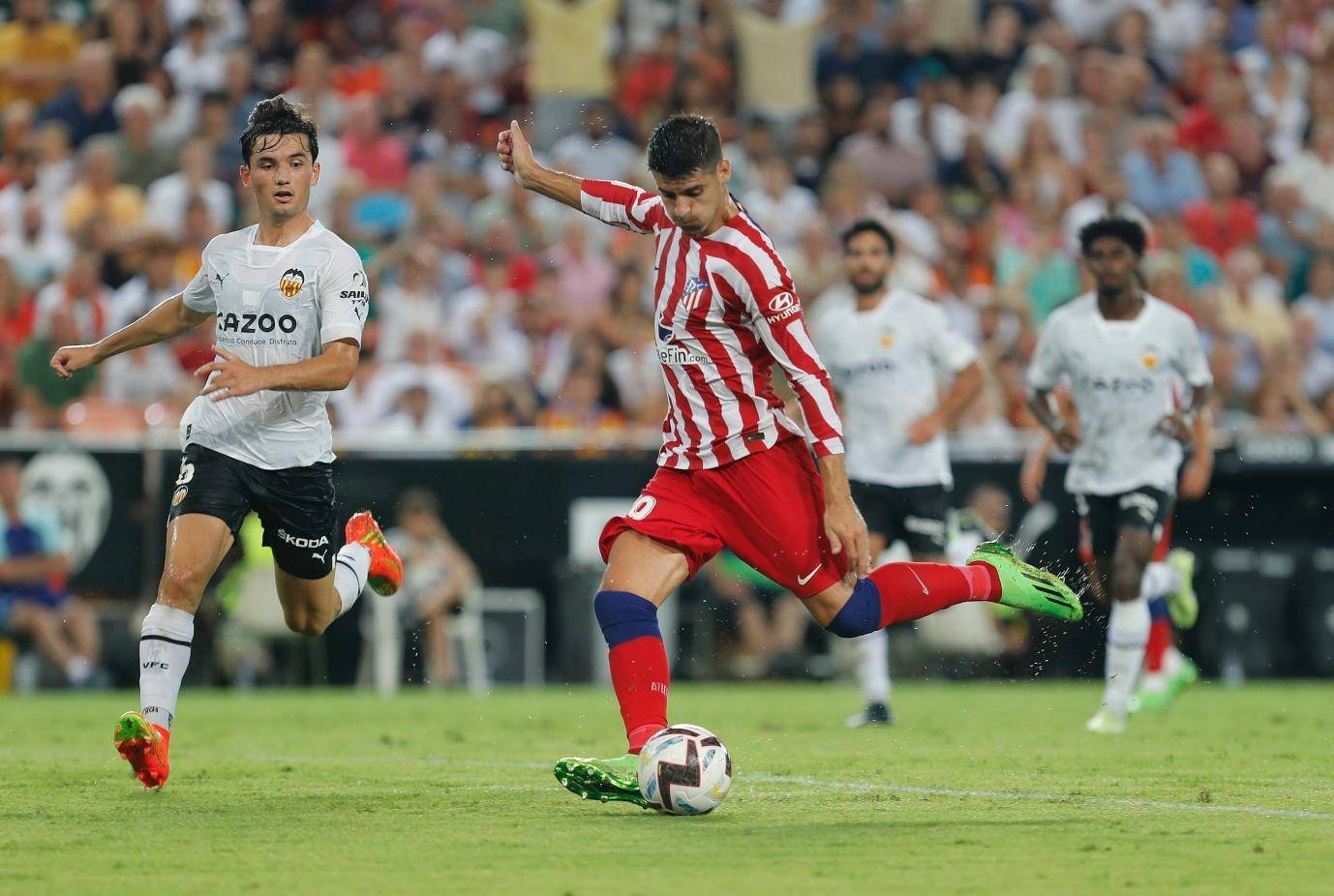 比利时完胜哥伦比亚，库尔图瓦扛起全队