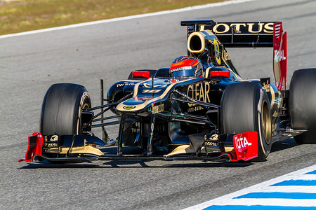 雷诺车队完胜威廉姆斯，佩雷兹刷新纪录