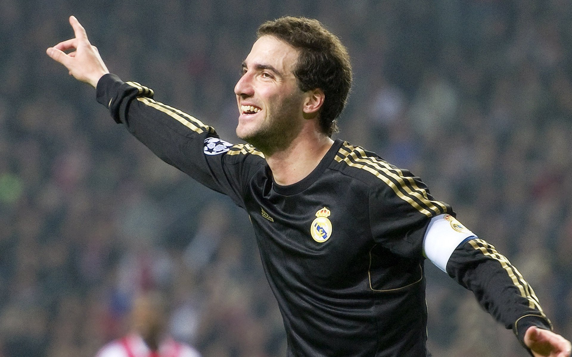 美加墨世界杯之夜，当詹姆斯赛后评分拉满，我们见证的不仅是篮球