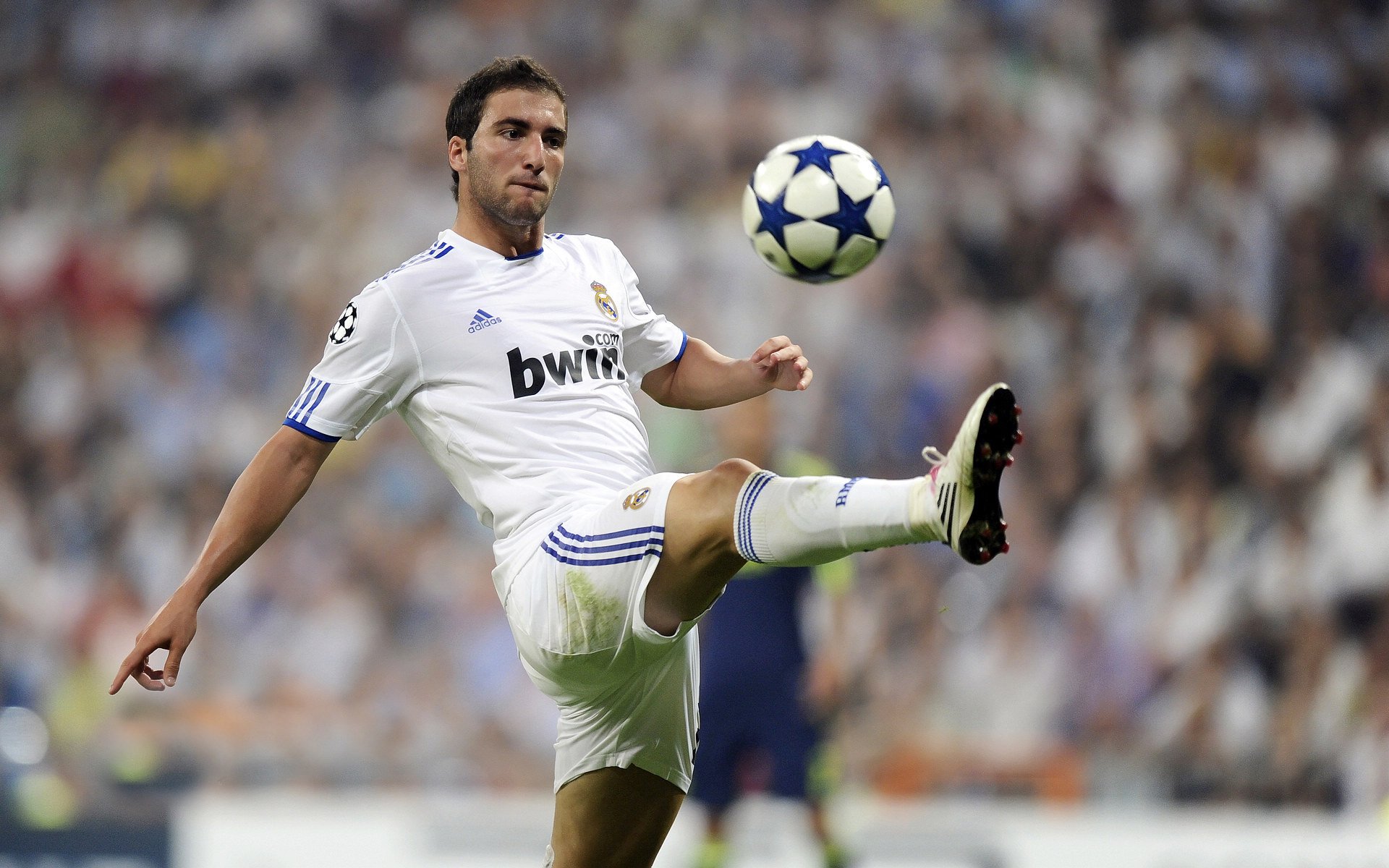 冰与火之歌，当莱奥的绝杀刺穿命运，足球在世界的尽头重写神话